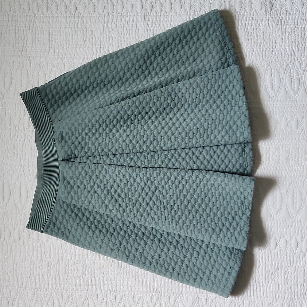 H&M Pleated Flared Elastic Waist Size S/M Skirt